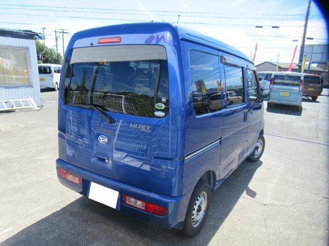 ハイゼットカーゴ ＤＸ　５ＭＴ車　２ＷＤ　ＣＤオーディオ　ラジオ　パワーウィンドウ　パワステ　マニュアルエアコン　オーバーヘッドシェルフ　ラゲッジマット　禁煙車（2枚目）