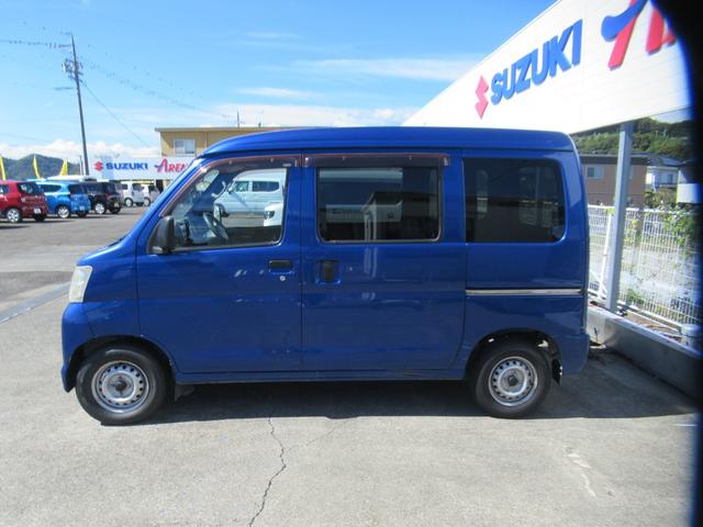 ハイゼットカーゴ ＤＸ　５ＭＴ車　２ＷＤ　ＣＤオーディオ　ラジオ　パワーウィンドウ　パワステ　マニュアルエアコン　オーバーヘッドシェルフ　ラゲッジマット　禁煙車（19枚目）