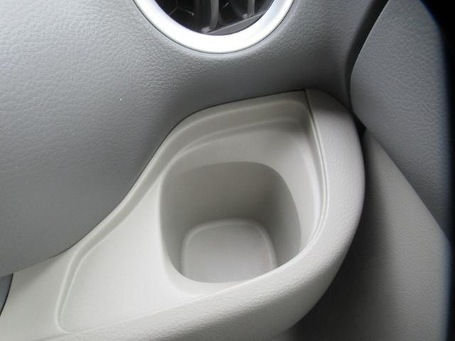 スペーシア X CDオーディオ 片側電動スライド 両側スライド イージードアクローザー 後席左右ロールサンシェード アイドリングストップ キーレスプッシュスタート スマートキー 電動格納ミラー オートエアコン(7枚目)