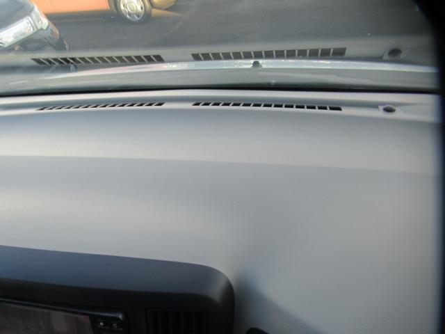 ダッシュボード上もメチャ綺麗ですよ！思わずパシャリしちゃいました。汚れているとヤダなーとなる車もありますが、これは必見ですよ！