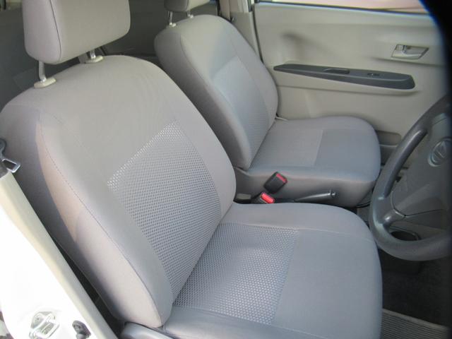 前列シートの画像です。キレイにクリーニング済みですし、目立った汚れもありませんので、安心して運転できますよ！