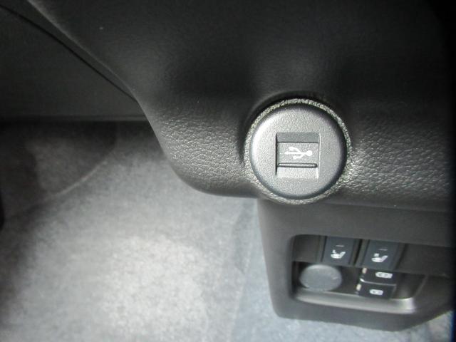 ハスラー タフワイルド　届出済未使用車　純正９インチ全方位バックカメラ付ナビ　Ｂｌｕｅｔｏｏｔｈ　ＤＶＤ再生　フルセグＴＶ　全方位バックカメラ　後席用テーブル　アダプティブクルコン　デュアルカメラブレーキサポート前後対応（11枚目）