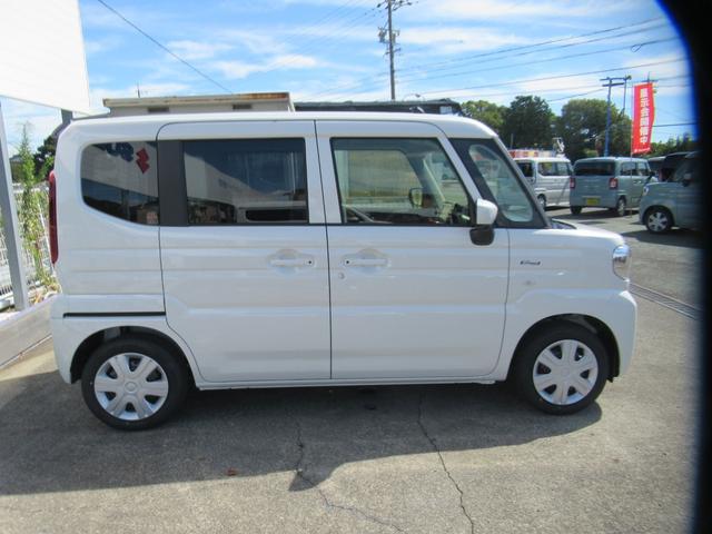 スペーシア ハイブリッドG 届出済未使用車 オートLEDライト オートハイビーム 前後ブレーキアシスト 両側スライドドア フットパーキング 先行車&青信号対応発進お知らせ機能 ヒルホールドコントロール オーディオレス(21枚目)