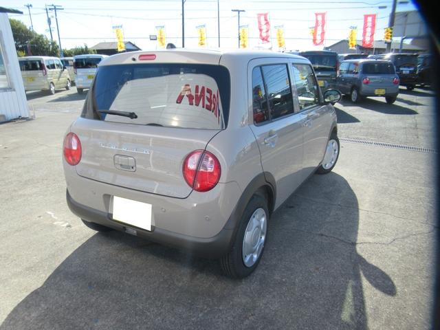 アルトラパン ハイブリッドＬ　新型６型　届出済未使用車　フロントドアガラス９９％ＵＶカット　ハンドルリモコン　オートＬＥＤライト　リモート格納サイドミラー　ＵＳＢ充電ソケット　前後ブレーキアシスト　シートヒーター　オーディオレス（2枚目）