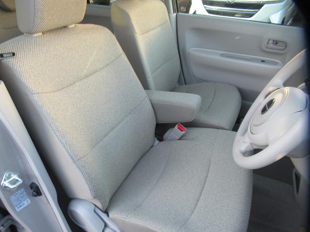 アルトラパン ハイブリッドＬ　新型６型　届出済未使用車　フロントドアガラス９９％ＵＶカット　ハンドルリモコン　オートＬＥＤライト　リモート格納サイドミラー　ＵＳＢ充電ソケット　前後ブレーキアシスト　シートヒーター　オーディオレス（19枚目）