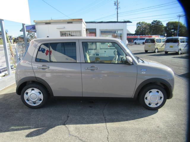 アルトラパン ハイブリッドＬ　新型６型　届出済未使用車　フロントドアガラス９９％ＵＶカット　ハンドルリモコン　オートＬＥＤライト　リモート格納サイドミラー　ＵＳＢ充電ソケット　前後ブレーキアシスト　シートヒーター　オーディオレス（26枚目）