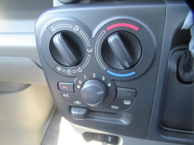 エブリイ PC 届出済未使用車 4WD車 純正バックカメラ付ディスプレイオーディオ Bluetooth再生 USB再生 アップルカープレイ 前後ブレーキサポート オートLEDライト シートヒーター ハイビームアシスト(16枚目)