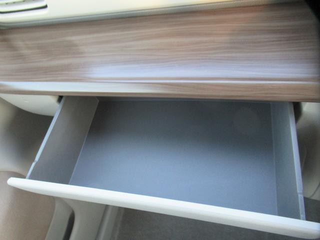 ����ȑO�̎��[�{�b�N�X���L���C�ł���B�͏o�ϖ��g�p�Ԃł��̂œ�����O�ł��ˁB���̉摜�ȊO�ɂ����[���������񂠂�܂��̂ŁA��x�����X�����������񌩂Ă݂Ă��������I�{�b�N�X�e�B�b�V��������܂���I