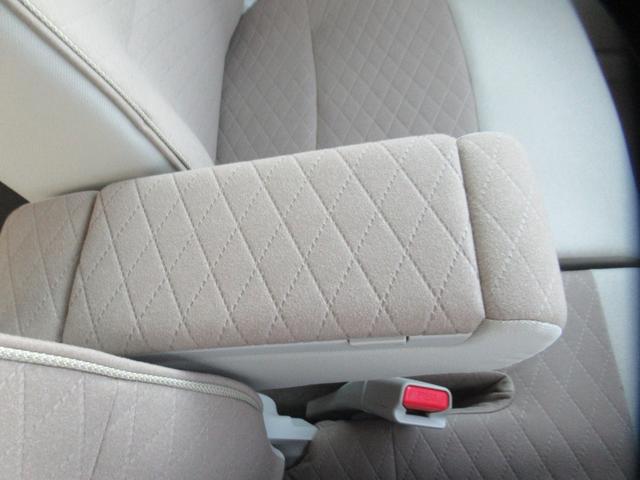 �^�]�ȂƏ���Ȃ̊ԂɃA�[�����X�g����������Ă��܂��B�^�]���̎p������������ȑ��ւƕω������鎖�ŉ^�]��J�������y�����鎖���ł��܂���B�L��Ɩ����Ƃł͂���ς�Ⴂ�܂���B