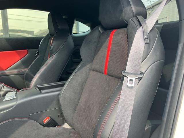 ＧＲ８６ ＲＺ　６速マニュアル　ブレンボブレーキ　サックスアブソーバー　ＧＲフロアマット　ドアミラーオートシステム　カロッツェリア９インチナビ　バックカメラ　ＥＴＣ（46枚目）