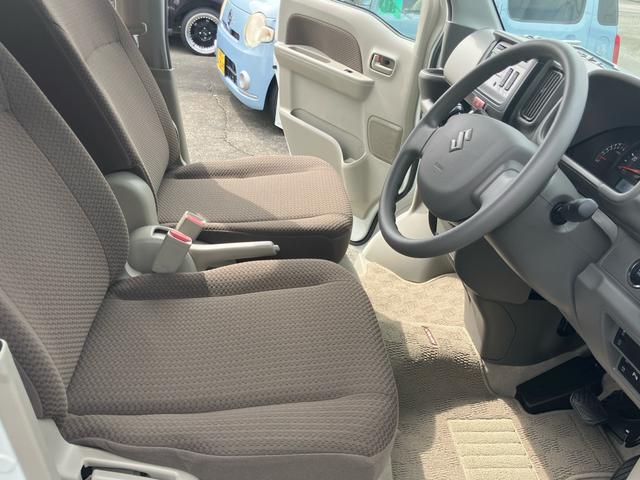 エブリイ ジョイン　衝突被害軽減ブレーキ　ＣＶＴ　２ＷＤ　ＬＥＤヘッドライト　スマートキー　プッシュスタート　ＣＤチューナー　フロアマット付き（18枚目）