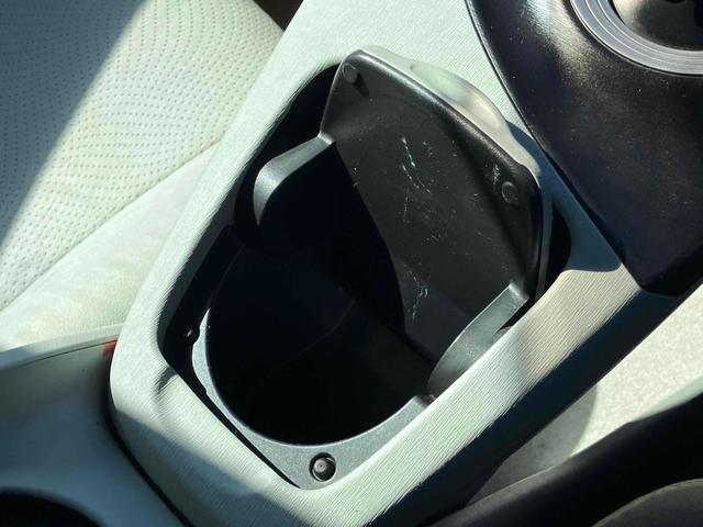 プリウス Ｓ　ＬＥＤエディション　ＥＴＣ　バックカメラ　ナビ　ＴＶ　アルミホイール　オートライト　ＬＥＤヘッドランプ　ヘッドライトウォッシャー　ＣＶＴ　スマートキー　アイドリングストップ　電動格納ミラー　盗難防止システム（39枚目）