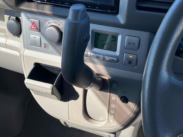 エブリイワゴン ＰＺターボ　両側スライド・片側電動　ナビ　キーレスエントリー　電動格納ミラー　ＡＴ　盗難防止システム　ＡＢＳ　ＣＤ　ＤＶＤ再生　アルミホイール　衝突安全ボディ　エアコン　パワーステアリング　パワーウィンドウ（6枚目）