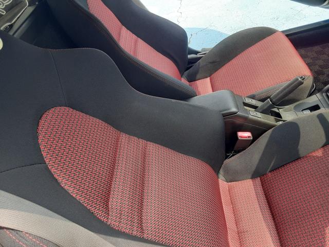 コペン ２ｎｄアニバーサリーエディション　軽自動車／オープンカー／純正エアロパーツ／Ｄ－ＳＰＯＲＴマフラー／ロクサーニ１５インチアルミホイール／レカロシート／バケットシート／ＭＯＭＯ製ステアリング／ＨＩＤヘッドライト（33枚目）