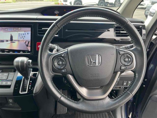 ステップワゴンスパーダ スパーダ　ホンダセンシング　ＥＴＣ　バックカメラ　ナビ　ＴＶ　オートクルーズコントロール　レーンアシスト　衝突被害軽減システム　両側電動スライドドア　オートライト　ＬＥＤヘッドランプ　スマートキー　アイドリングストップ（3枚目）