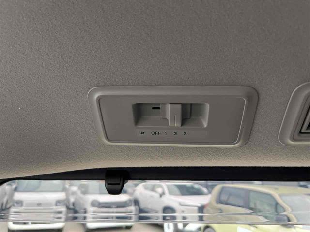ステップワゴンスパーダ スパーダ　ホンダセンシング　ＥＴＣ　バックカメラ　ナビ　ＴＶ　オートクルーズコントロール　レーンアシスト　衝突被害軽減システム　両側電動スライドドア　オートライト　ＬＥＤヘッドランプ　スマートキー　アイドリングストップ（60枚目）