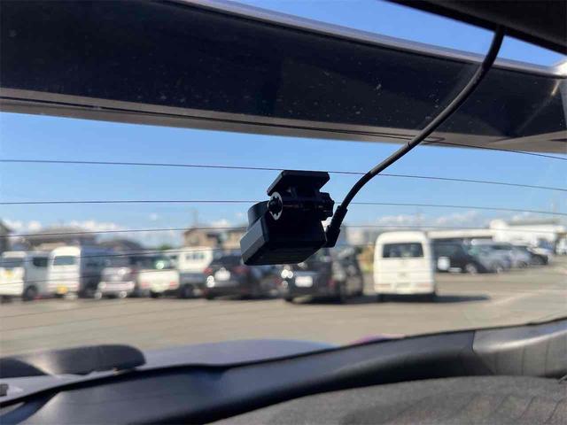 Ｃ－ＨＲ Ｇ　ドライブレコーダー　ＥＴＣ　バックカメラ　クリアランスソナー　オートクルーズコントロール　レーンアシスト　衝突被害軽減システム　ナビ　ＴＶ　オートマチックハイビーム　オートライト　アルミホイール（30枚目）
