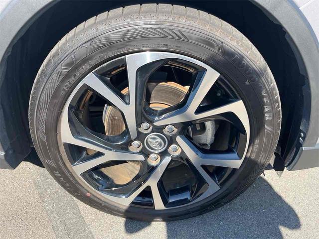 Ｃ－ＨＲ Ｇ　ドライブレコーダー　ＥＴＣ　バックカメラ　クリアランスソナー　オートクルーズコントロール　レーンアシスト　衝突被害軽減システム　ナビ　ＴＶ　オートマチックハイビーム　オートライト　アルミホイール（32枚目）