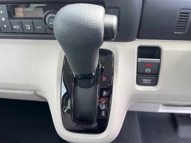 N-BOX ベースグレード バックカメラ 両側電動スライドドア クリアランスソナー オートクルーズコントロール レーンアシスト 衝突被害軽減システム オートライト LEDヘッドランプ スマートキー アイドリングストップ(6枚目)