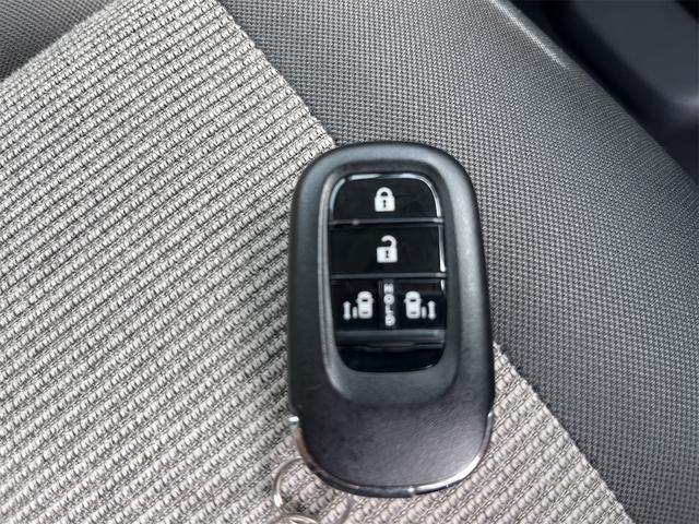 N-BOX ベースグレード バックカメラ 両側電動スライドドア クリアランスソナー オートクルーズコントロール レーンアシスト 衝突被害軽減システム オートライト LEDヘッドランプ スマートキー アイドリングストップ(26枚目)