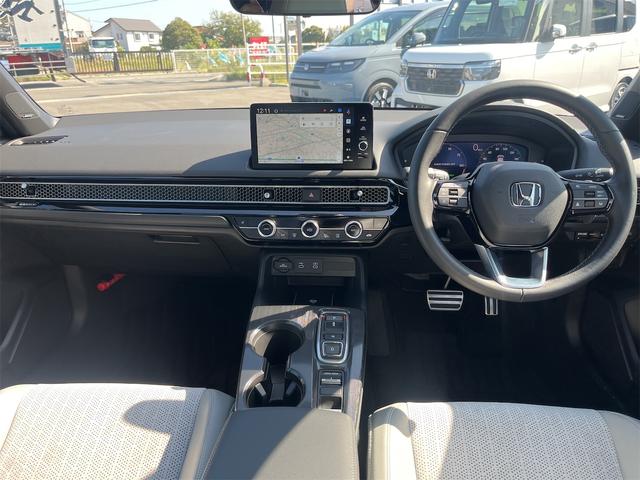 シビック ｅ：ＨＥＶ　ＥＸ　クリアランスソナー　レーンアシスト　オートクルーズコントロール　衝突被害軽減システム　バックカメラ　ナビ　アルミホイール　オートライト　ＬＥＤヘッドランプ　サンルーフ　ＣＶＴ　シートヒーター（2枚目）