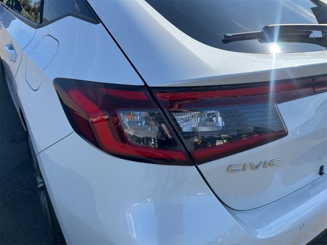 シビック ｅ：ＨＥＶ　ＥＸ　クリアランスソナー　レーンアシスト　オートクルーズコントロール　衝突被害軽減システム　バックカメラ　ナビ　アルミホイール　オートライト　ＬＥＤヘッドランプ　サンルーフ　ＣＶＴ　シートヒーター（29枚目）