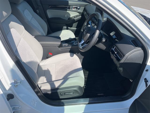 シビック ｅ：ＨＥＶ　ＥＸ　クリアランスソナー　レーンアシスト　オートクルーズコントロール　衝突被害軽減システム　バックカメラ　ナビ　アルミホイール　オートライト　ＬＥＤヘッドランプ　サンルーフ　ＣＶＴ　シートヒーター（47枚目）