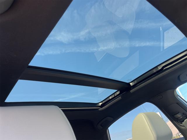 シビック ｅ：ＨＥＶ　ＥＸ　クリアランスソナー　レーンアシスト　オートクルーズコントロール　衝突被害軽減システム　バックカメラ　ナビ　アルミホイール　オートライト　ＬＥＤヘッドランプ　サンルーフ　ＣＶＴ　シートヒーター（49枚目）