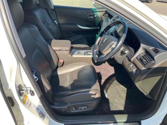 クラウン 2.5アスリート アニバーサリーエディション ETC オートクルーズコントロール バックカメラ ナビ TV アルミホイール オートライト HID AT シートエアコン スマートキー 電動格納ミラー 盗難防止システム パワーシート 革シート CD(32枚目)