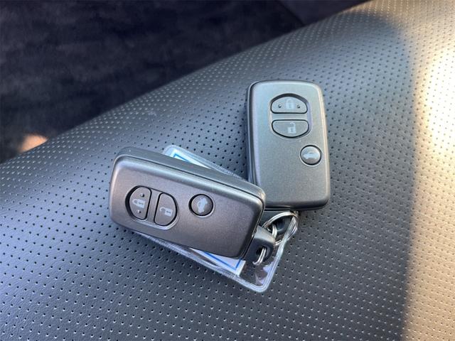 クラウン 2.5アスリート アニバーサリーエディション ETC オートクルーズコントロール バックカメラ ナビ TV アルミホイール オートライト HID AT シートエアコン スマートキー 電動格納ミラー 盗難防止システム パワーシート 革シート CD(57枚目)