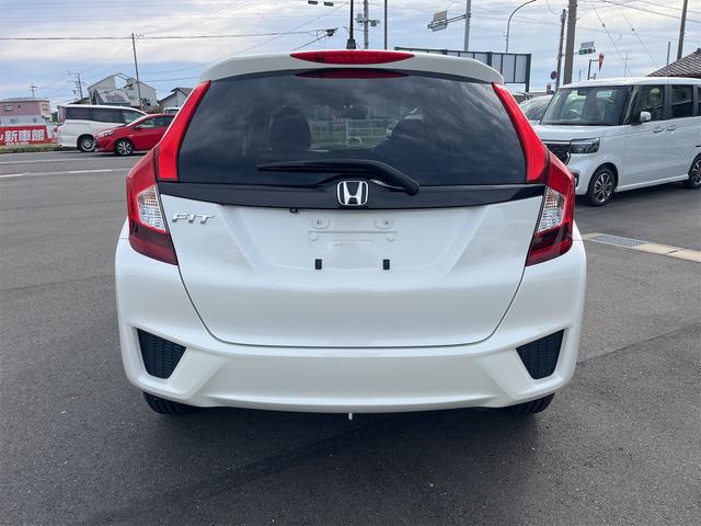 フィット １３Ｇ・Ｆパッケージ　ドライブレコーダー　ＥＴＣ　バックカメラ　ナビ　ＴＶ　衝突被害軽減システム　アルミホイール　スマートキー　アイドリングストップ　電動格納ミラー　チップアップシート　ＣＶＴ　盗難防止システム（16枚目）