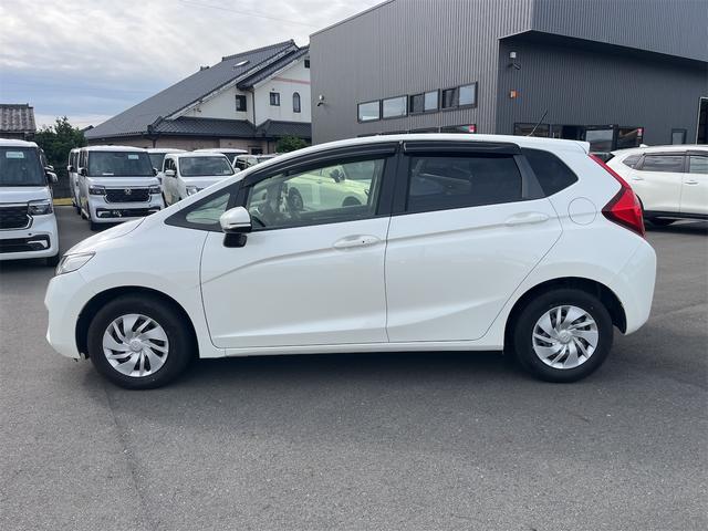 フィット １３Ｇ・Ｆパッケージ　ドライブレコーダー　ＥＴＣ　バックカメラ　ナビ　ＴＶ　衝突被害軽減システム　アルミホイール　スマートキー　アイドリングストップ　電動格納ミラー　チップアップシート　ＣＶＴ　盗難防止システム（18枚目）