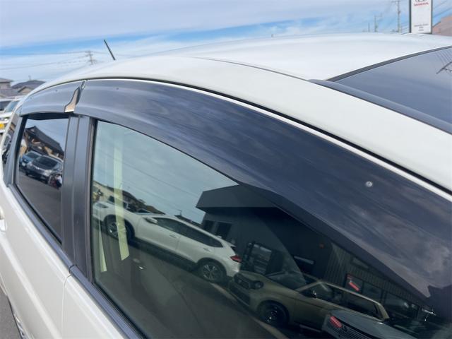 フィット １３Ｇ・Ｆパッケージ　ドライブレコーダー　ＥＴＣ　バックカメラ　ナビ　ＴＶ　衝突被害軽減システム　アルミホイール　スマートキー　アイドリングストップ　電動格納ミラー　チップアップシート　ＣＶＴ　盗難防止システム（27枚目）