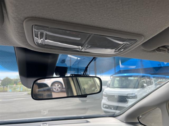 フィット １３Ｇ・Ｆパッケージ　ドライブレコーダー　ＥＴＣ　バックカメラ　ナビ　ＴＶ　衝突被害軽減システム　アルミホイール　スマートキー　アイドリングストップ　電動格納ミラー　チップアップシート　ＣＶＴ　盗難防止システム（30枚目）