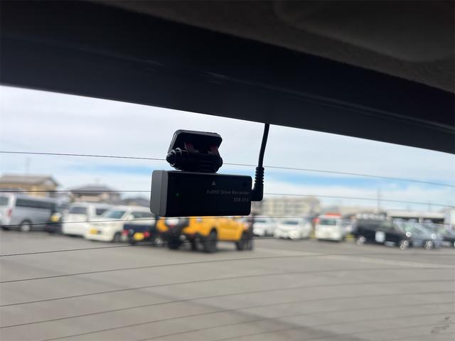 フィット １３Ｇ・Ｆパッケージ　ドライブレコーダー　ＥＴＣ　バックカメラ　ナビ　ＴＶ　衝突被害軽減システム　アルミホイール　スマートキー　アイドリングストップ　電動格納ミラー　チップアップシート　ＣＶＴ　盗難防止システム（31枚目）