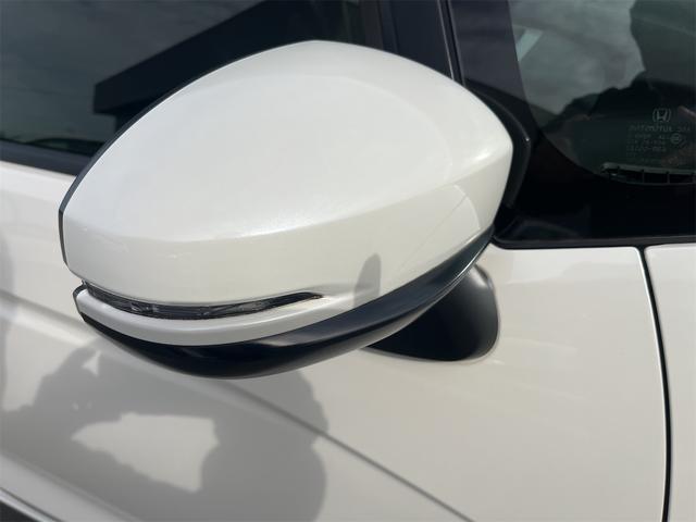 フィット １３Ｇ・Ｆパッケージ　ドライブレコーダー　ＥＴＣ　バックカメラ　ナビ　ＴＶ　衝突被害軽減システム　アルミホイール　スマートキー　アイドリングストップ　電動格納ミラー　チップアップシート　ＣＶＴ　盗難防止システム（33枚目）