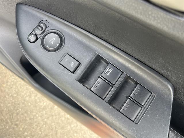 フィット １３Ｇ・Ｆパッケージ　ドライブレコーダー　ＥＴＣ　バックカメラ　ナビ　ＴＶ　衝突被害軽減システム　アルミホイール　スマートキー　アイドリングストップ　電動格納ミラー　チップアップシート　ＣＶＴ　盗難防止システム（35枚目）