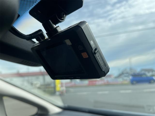 フィット １３Ｇ・Ｆパッケージ　ドライブレコーダー　ＥＴＣ　バックカメラ　ナビ　ＴＶ　衝突被害軽減システム　アルミホイール　スマートキー　アイドリングストップ　電動格納ミラー　チップアップシート　ＣＶＴ　盗難防止システム（40枚目）