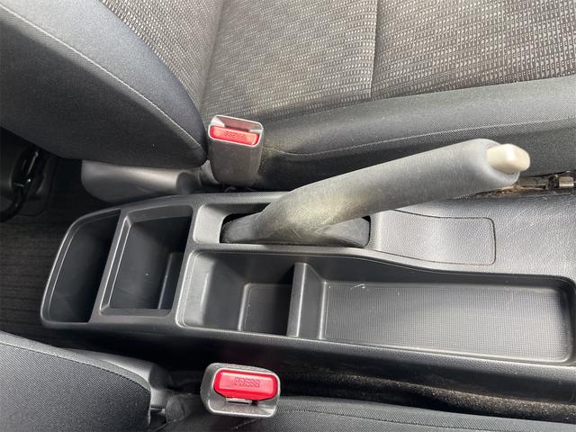 フィット １３Ｇ・Ｆパッケージ　ドライブレコーダー　ＥＴＣ　バックカメラ　ナビ　ＴＶ　衝突被害軽減システム　アルミホイール　スマートキー　アイドリングストップ　電動格納ミラー　チップアップシート　ＣＶＴ　盗難防止システム（44枚目）