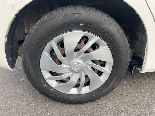 フィット １３Ｇ・Ｆパッケージ　ドライブレコーダー　ＥＴＣ　バックカメラ　ナビ　ＴＶ　衝突被害軽減システム　アルミホイール　スマートキー　アイドリングストップ　電動格納ミラー　チップアップシート　ＣＶＴ　盗難防止システム（54枚目）