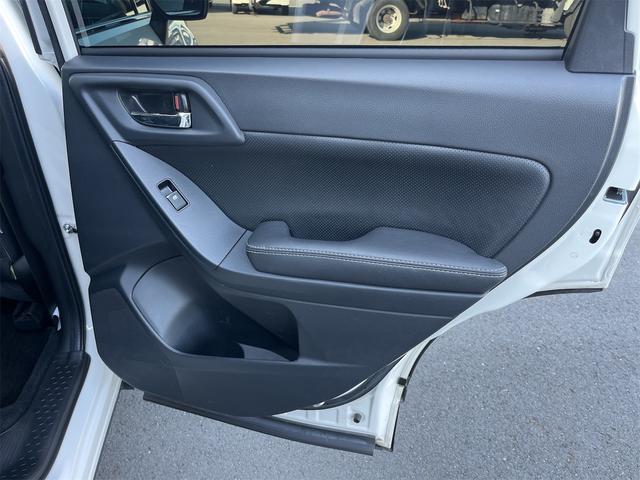 フォレスター Ｓ－リミテッド　４ＷＤ　ＥＴＣ　バックカメラ　オートクルーズコントロール　レーンアシスト　パワーシート　衝突被害軽減システム　ナビ　ＴＶ　ＬＥＤヘッドランプ　アルミホイール　スマートキー　アイドリングストップ（56枚目）