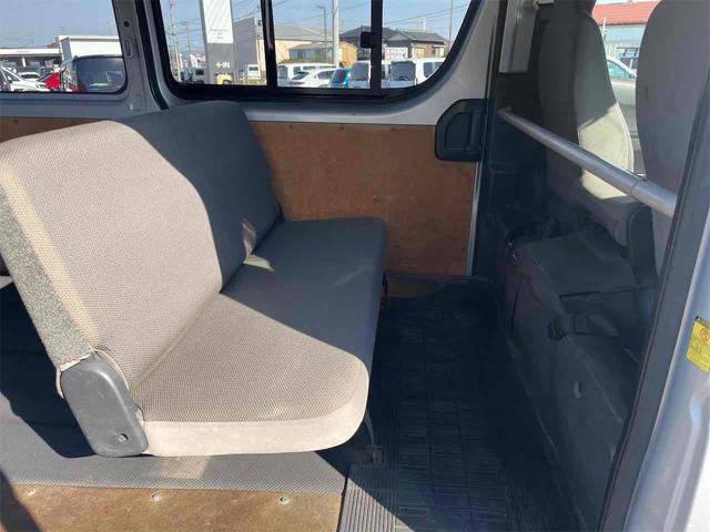 ハイエースバン ロングＤＸ　ＧＬパッケージ　ドライブレコーダー　ＥＴＣ　バックカメラ　ナビ　ＴＶ　両側スライドドア　キーレスエントリー　電動格納ミラー　ターボ　ＡＴ　ＣＤ　ＵＳＢ　Ｂｌｕｅｔｏｏｔｈ　エアコン　パワーステアリング（29枚目）