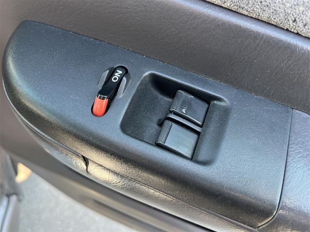 バモス ターボ 両側スライドドア キーレスエントリー AT ABS CD MD 衝突安全ボディ エアコン パワーステアリング パワーウィンドウ(10枚目)