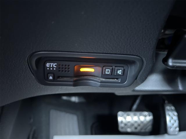 ヴェゼル ハイブリッドＲＳ・ホンダセンシング　ドライブレコーダー　ＥＴＣ　バックカメラ　オートクルーズコントロール　レーンアシスト　衝突被害軽減システム　ナビ　ＴＶ　オートライト　ＬＥＤヘッドランプ　アルミホイール　スマートキー　電動格納ミラー（5枚目）