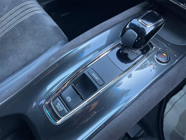 ヴェゼル ハイブリッドＲＳ・ホンダセンシング　ドライブレコーダー　ＥＴＣ　バックカメラ　オートクルーズコントロール　レーンアシスト　衝突被害軽減システム　ナビ　ＴＶ　オートライト　ＬＥＤヘッドランプ　アルミホイール　スマートキー　電動格納ミラー（8枚目）