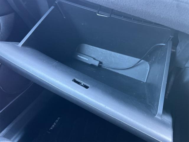 ヴェゼル ハイブリッドＲＳ・ホンダセンシング　ドライブレコーダー　ＥＴＣ　バックカメラ　オートクルーズコントロール　レーンアシスト　衝突被害軽減システム　ナビ　ＴＶ　オートライト　ＬＥＤヘッドランプ　アルミホイール　スマートキー　電動格納ミラー（47枚目）