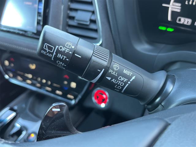 ヴェゼル ハイブリッドＲＳ・ホンダセンシング　ドライブレコーダー　ＥＴＣ　バックカメラ　オートクルーズコントロール　レーンアシスト　衝突被害軽減システム　ナビ　ＴＶ　オートライト　ＬＥＤヘッドランプ　アルミホイール　スマートキー　電動格納ミラー（56枚目）
