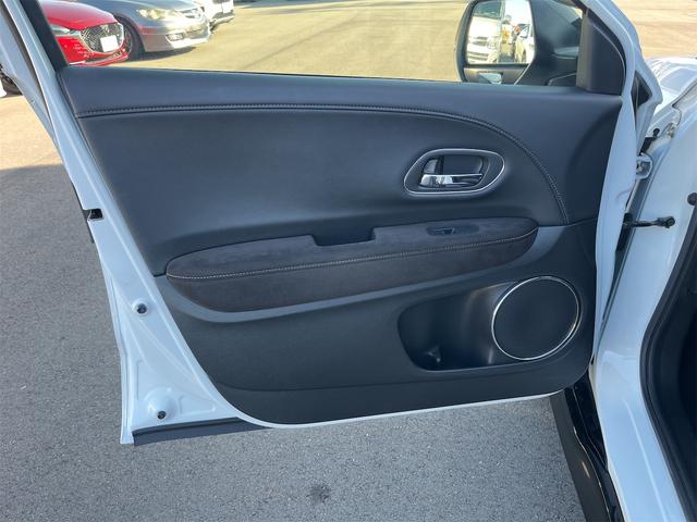 ヴェゼル ハイブリッドＲＳ・ホンダセンシング　ドライブレコーダー　ＥＴＣ　バックカメラ　オートクルーズコントロール　レーンアシスト　衝突被害軽減システム　ナビ　ＴＶ　オートライト　ＬＥＤヘッドランプ　アルミホイール　スマートキー　電動格納ミラー（63枚目）