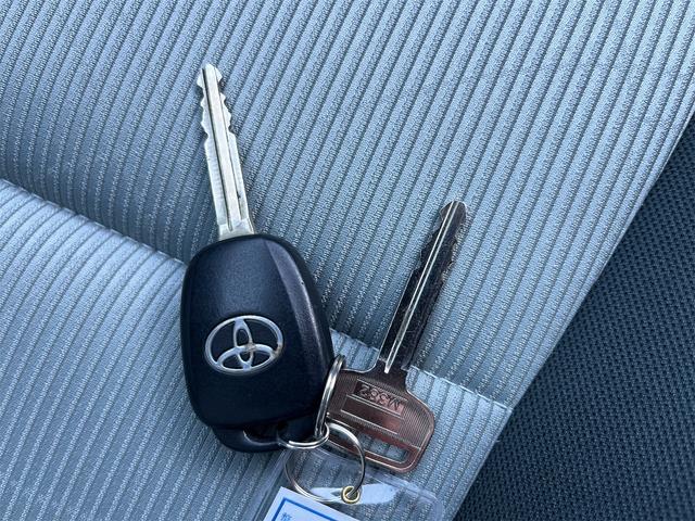 アクア Ｓ　ＥＴＣ　バックカメラ　ナビ　ＴＶ　キーレスエントリー　アイドリングストップ　電動格納ミラー　ＣＶＴ　衝突安全ボディ　ＡＢＳ　ＥＳＣ　Ｂｌｕｅｔｏｏｔｈ　エアコン　パワーステアリング　パワーウィンドウ（11枚目）