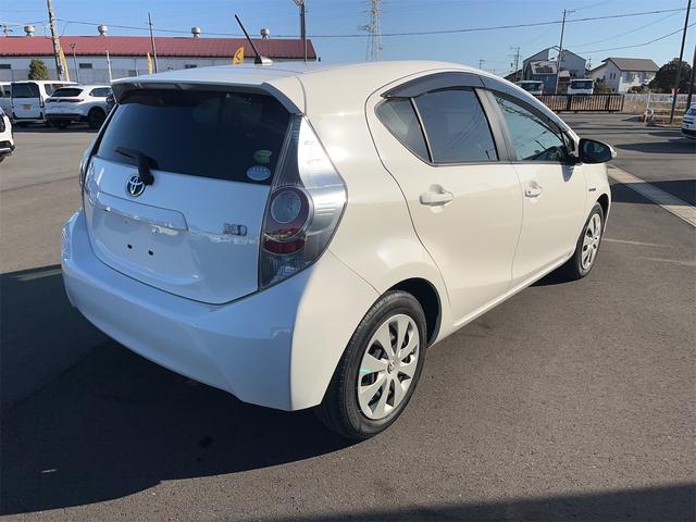 アクア Ｓ　ＥＴＣ　バックカメラ　ナビ　ＴＶ　キーレスエントリー　アイドリングストップ　電動格納ミラー　ＣＶＴ　衝突安全ボディ　ＡＢＳ　ＥＳＣ　Ｂｌｕｅｔｏｏｔｈ　エアコン　パワーステアリング　パワーウィンドウ（15枚目）